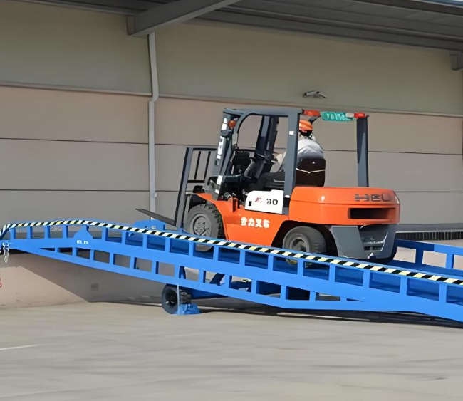 临汾移动式卸货平台（叉车用）